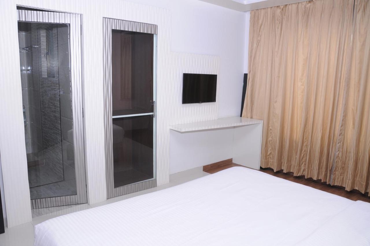 Hotel City Heart Shirdi Oda fotoğraf